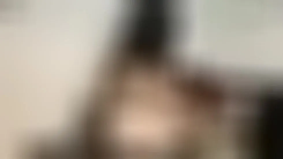 Interprete KerryLouise_XXX Video 1