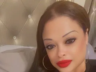 WomaninThemiddle cam model profile picture