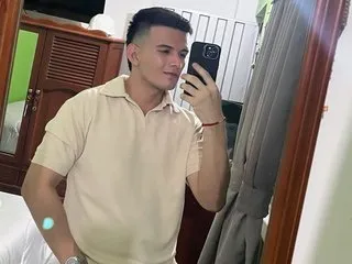 BoyHot_Mio