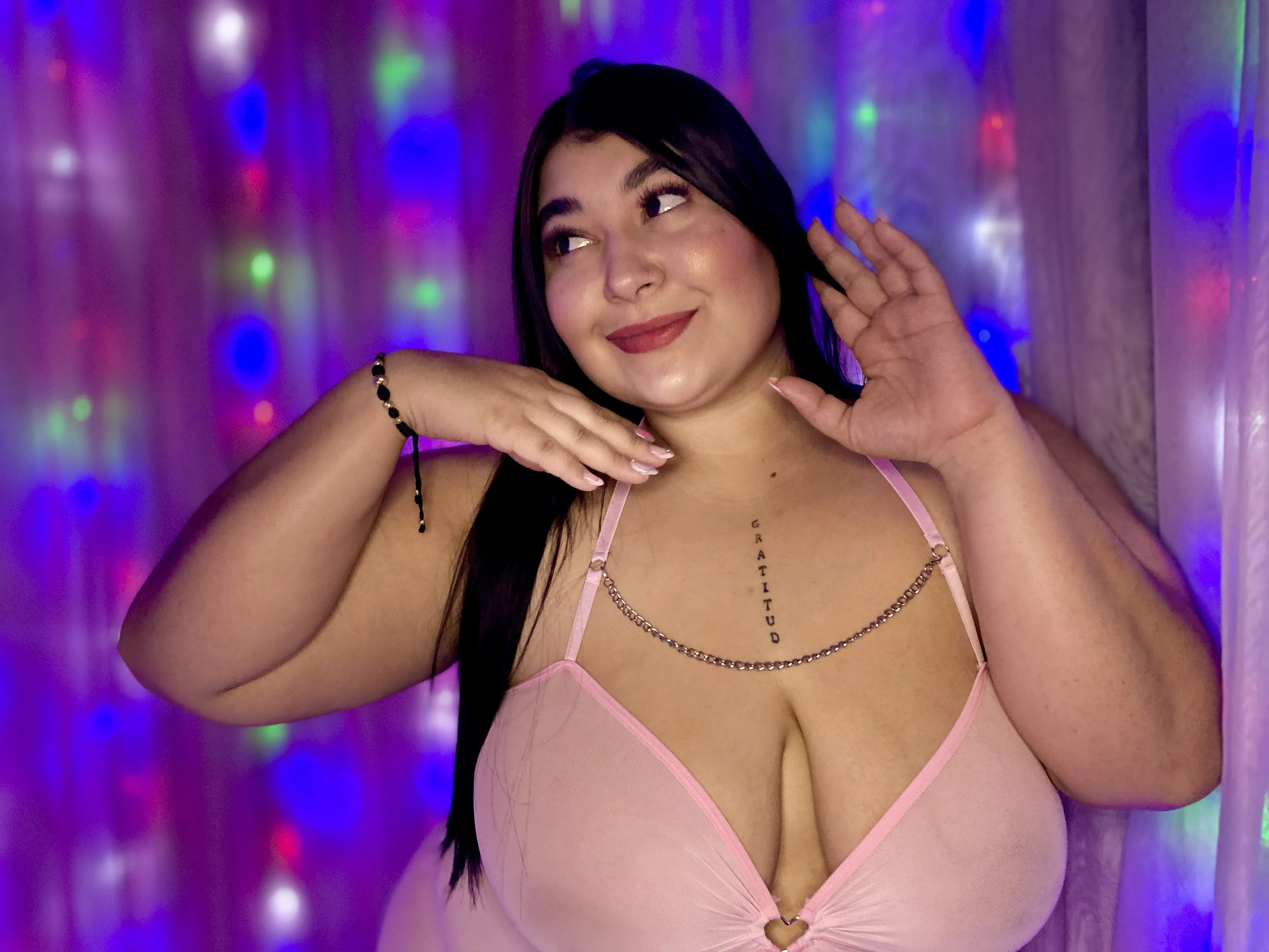 Performer Mia_Thick Photo 10