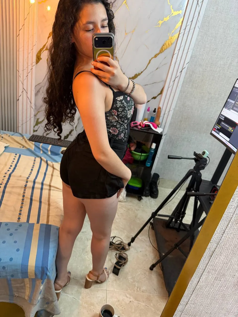 Performer Sofia_Faces Photo 7