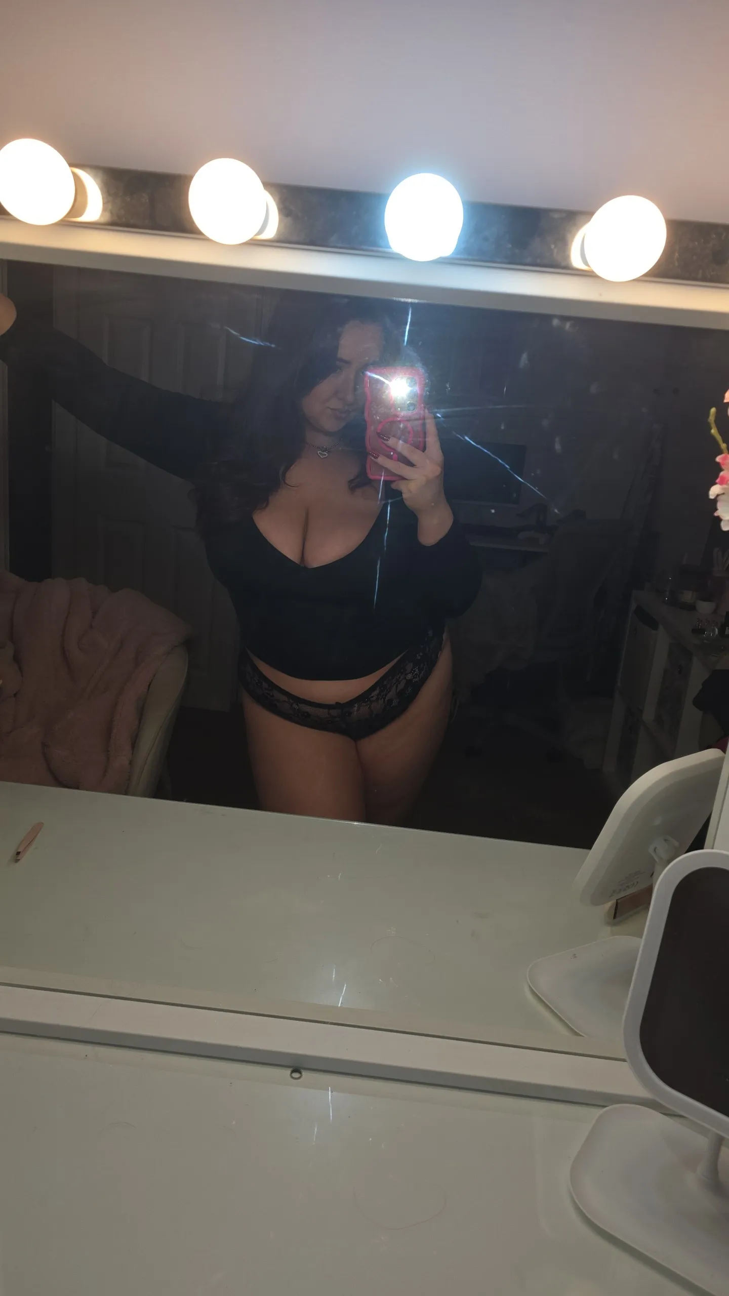 Performer Curvy_Crystal Photo 5