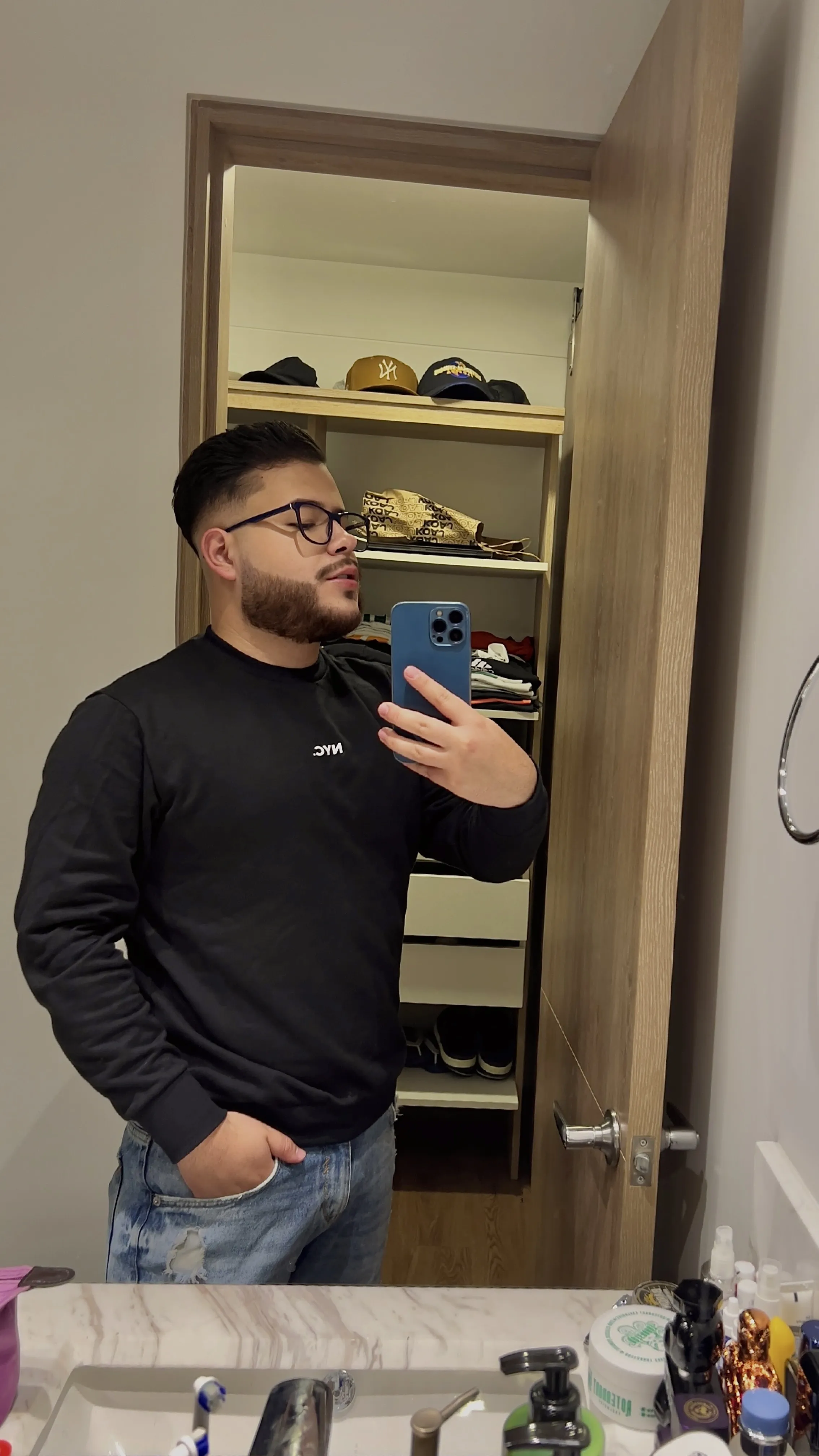 Performer Evanleon Photo 2