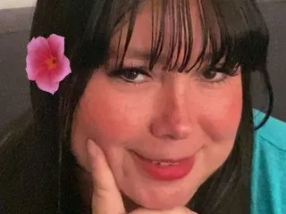 CuttieEsmeralda live cam