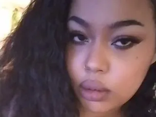 Foto de perfil de modelo de webcam de Kleema