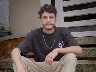 Imagen de perfil de modelo de cámara web de LuckySamer