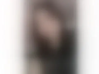 Imagen de perfil de modelo de cámara web de EmiliaJenner