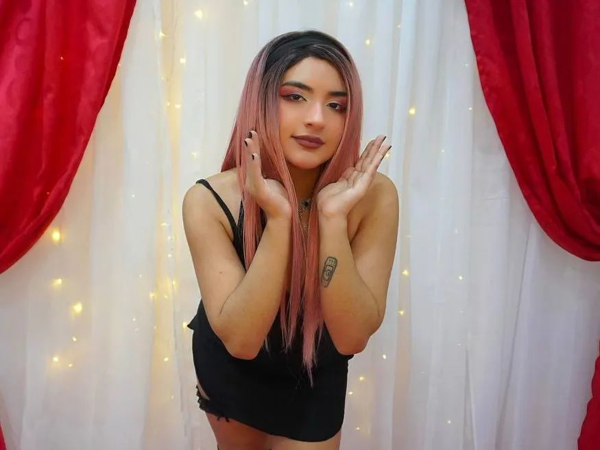 Performer LailaSumeru Photo 2