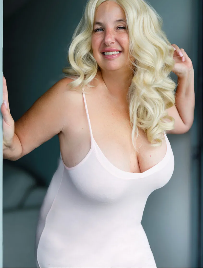 Artiest StephanieMatureBusty Foto 2