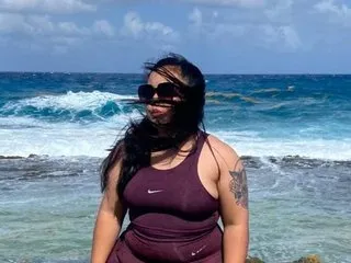 Image de profil du modèle de webcam MikaelaJoness