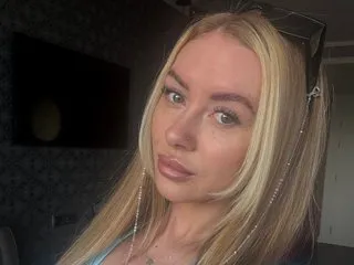 GiGiREDX profilbild på webbkameramodell