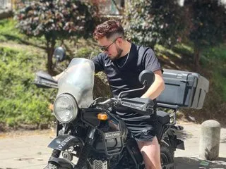 Estebanwolf profilbild på webbkameramodell