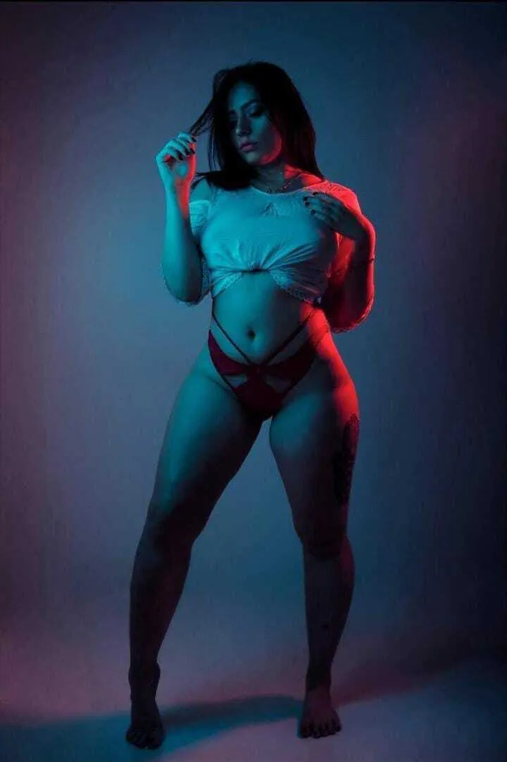 Performer Ninnamay Photo 3