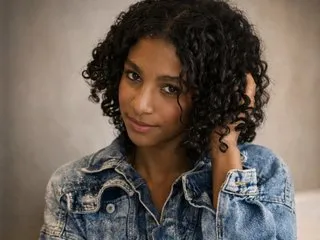 Image de profil du modèle de webcam Rebeca_brown