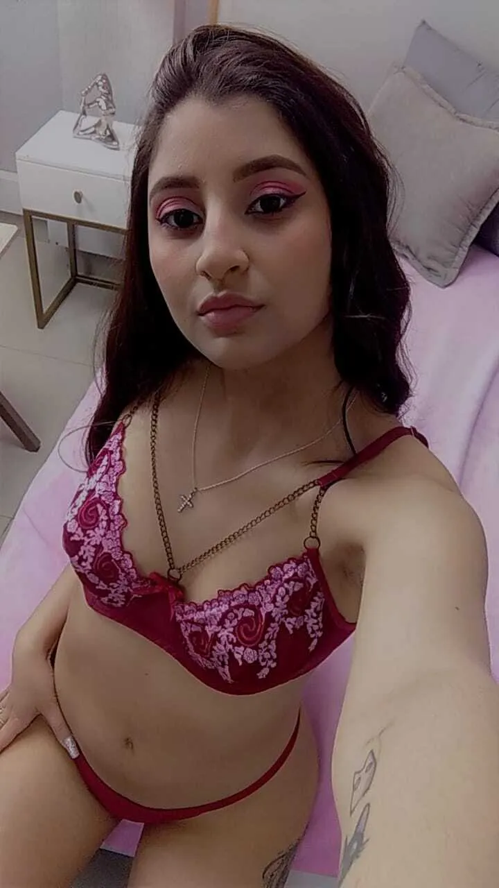 Performer ZoeHillss111 Photo 11