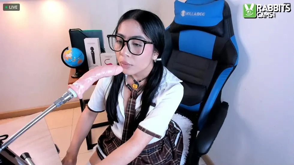 Performer ValeCute Video 1