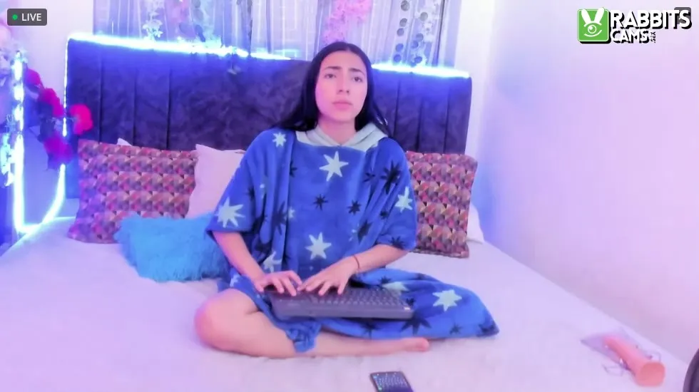 Performer ViolettBianchi Video 1