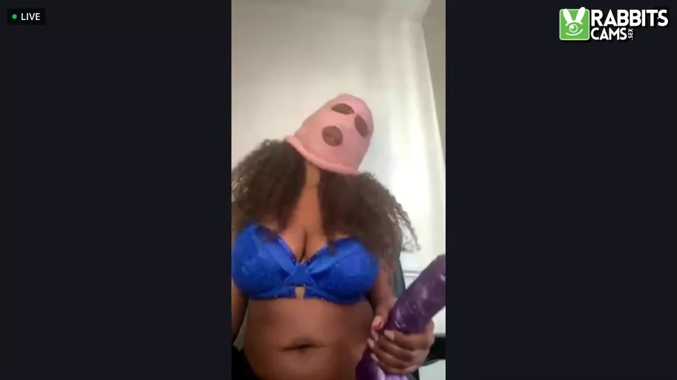 Performer Renaydoll Video 1