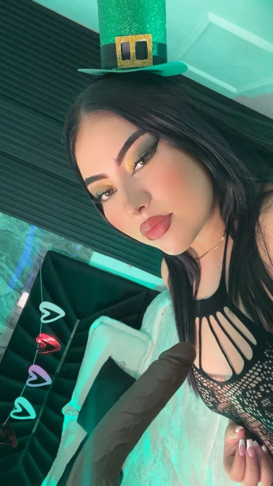 Performer Emberrvelvet Photo 12