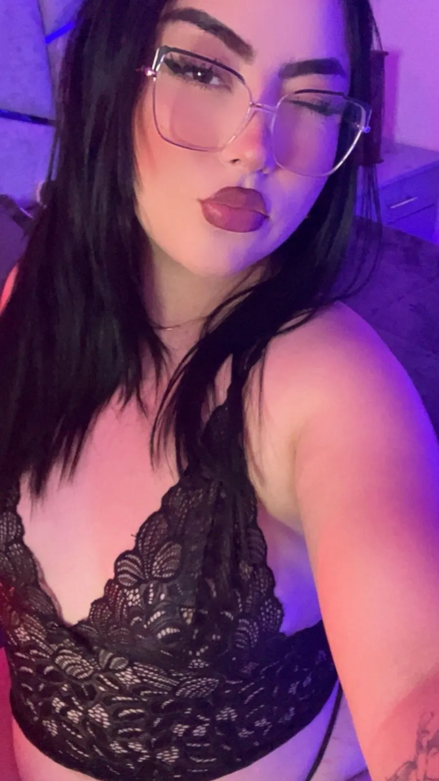 Performer Emberrvelvet Photo 10