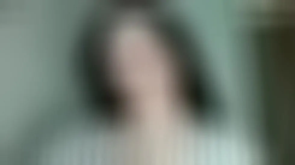 Artist SunnyVivien Video 1