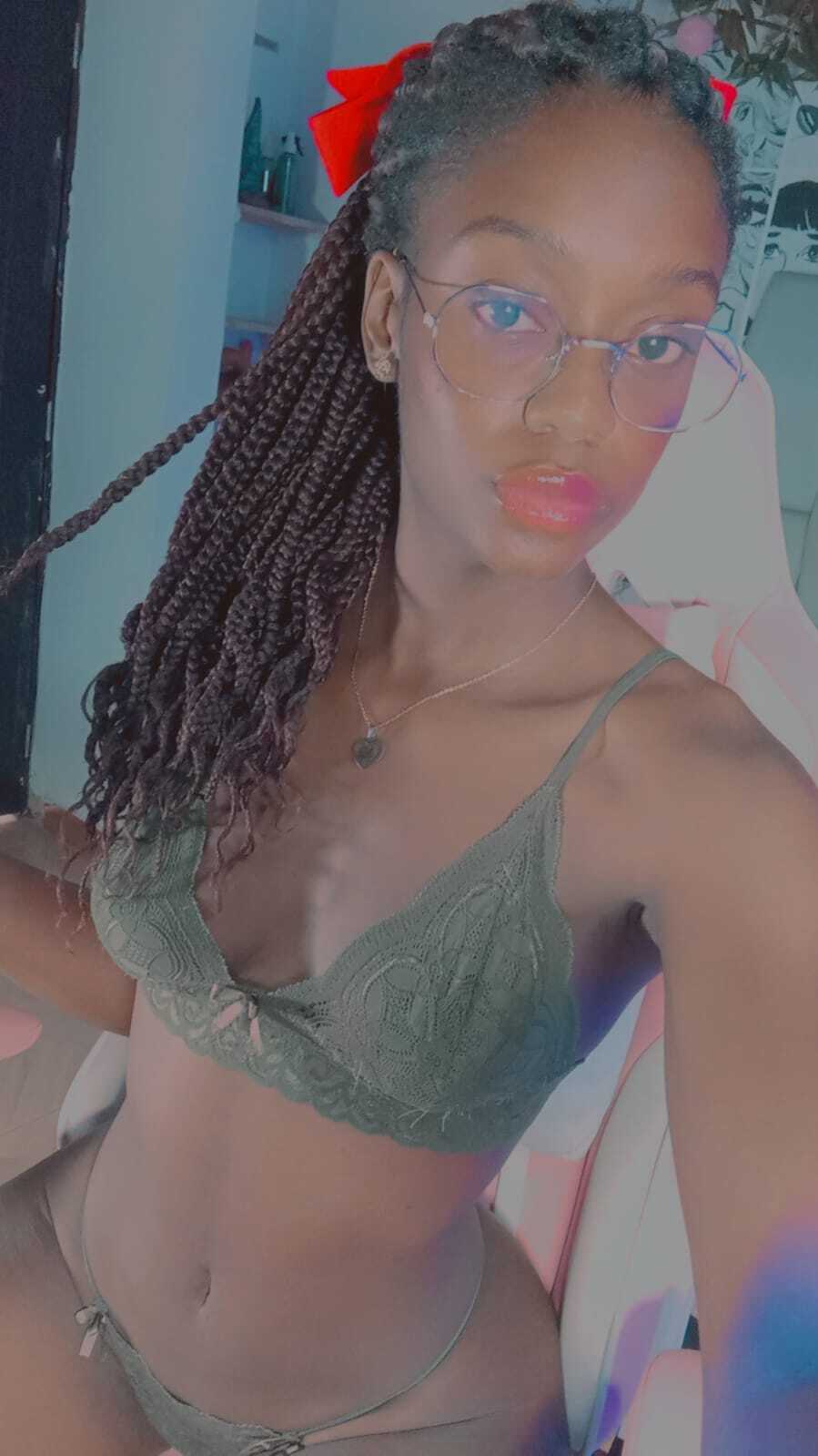 Performer Pamela_Ebony Photo 6