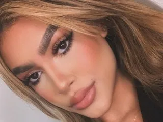 Imagen de perfil de modelo de cámara web de Alia_Rose