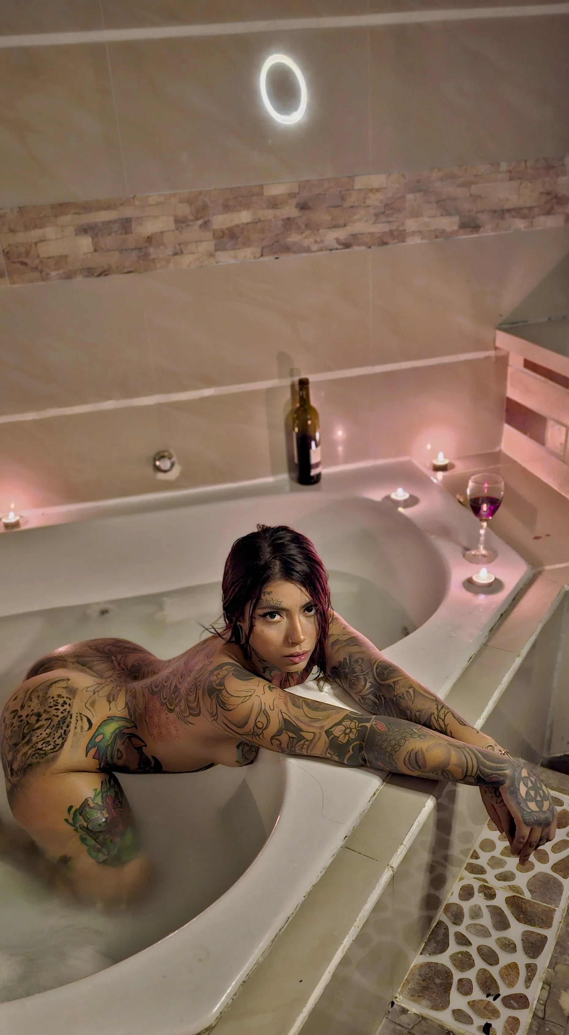 Performer carolinewolftv Photo 2