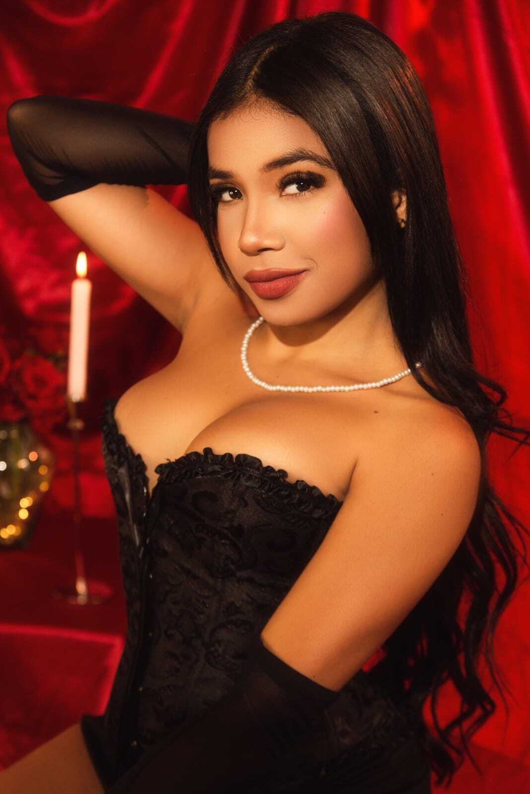 Interprète ArianaWoods Photo 8