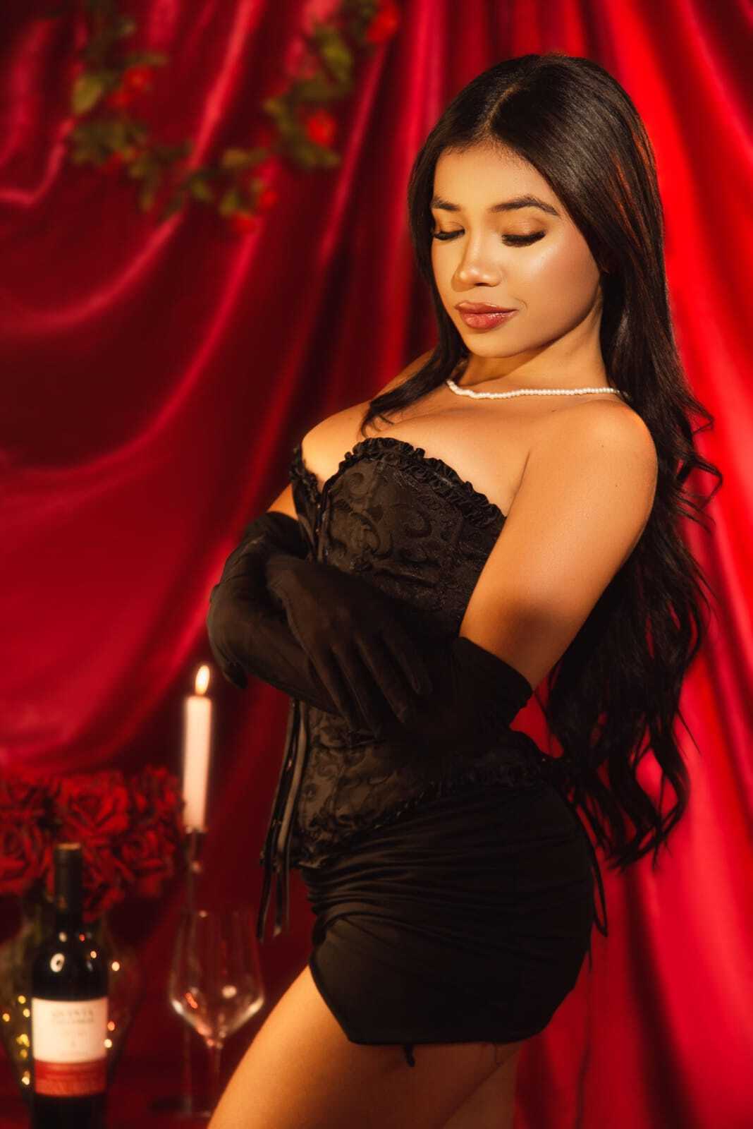 Interprète ArianaWoods Photo 2