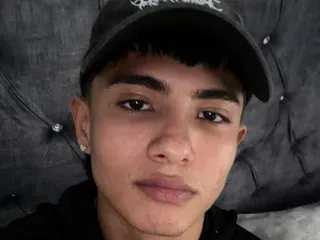 Michael_Thomsom cam model profile picture
