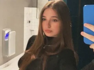 Nicole_De_Lux