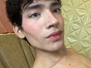 Isaac_Nova