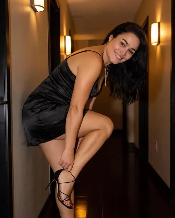 Performer WhiteKat25 Photo 10