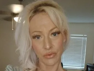 Foto de perfil de modelo de webcam de Blondebaddiesummer40