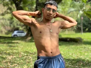 Imagen de perfil de modelo de cámara web de Dominus_Black