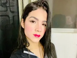 Image de profil du modèle de webcam maddy_moonn111