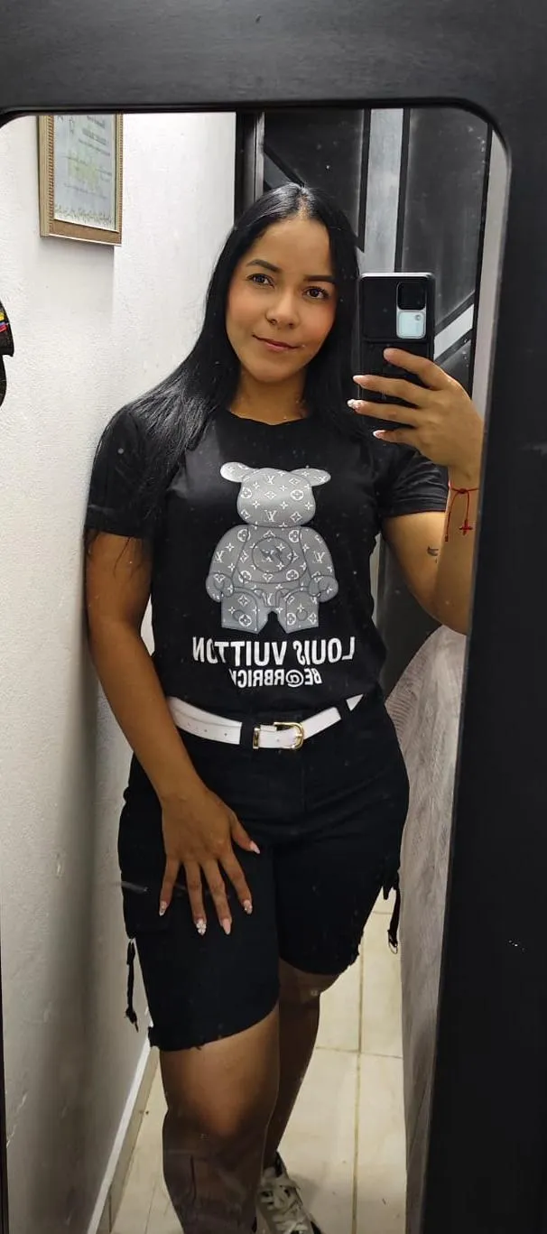 Performer YessicaGalvan Photo 4