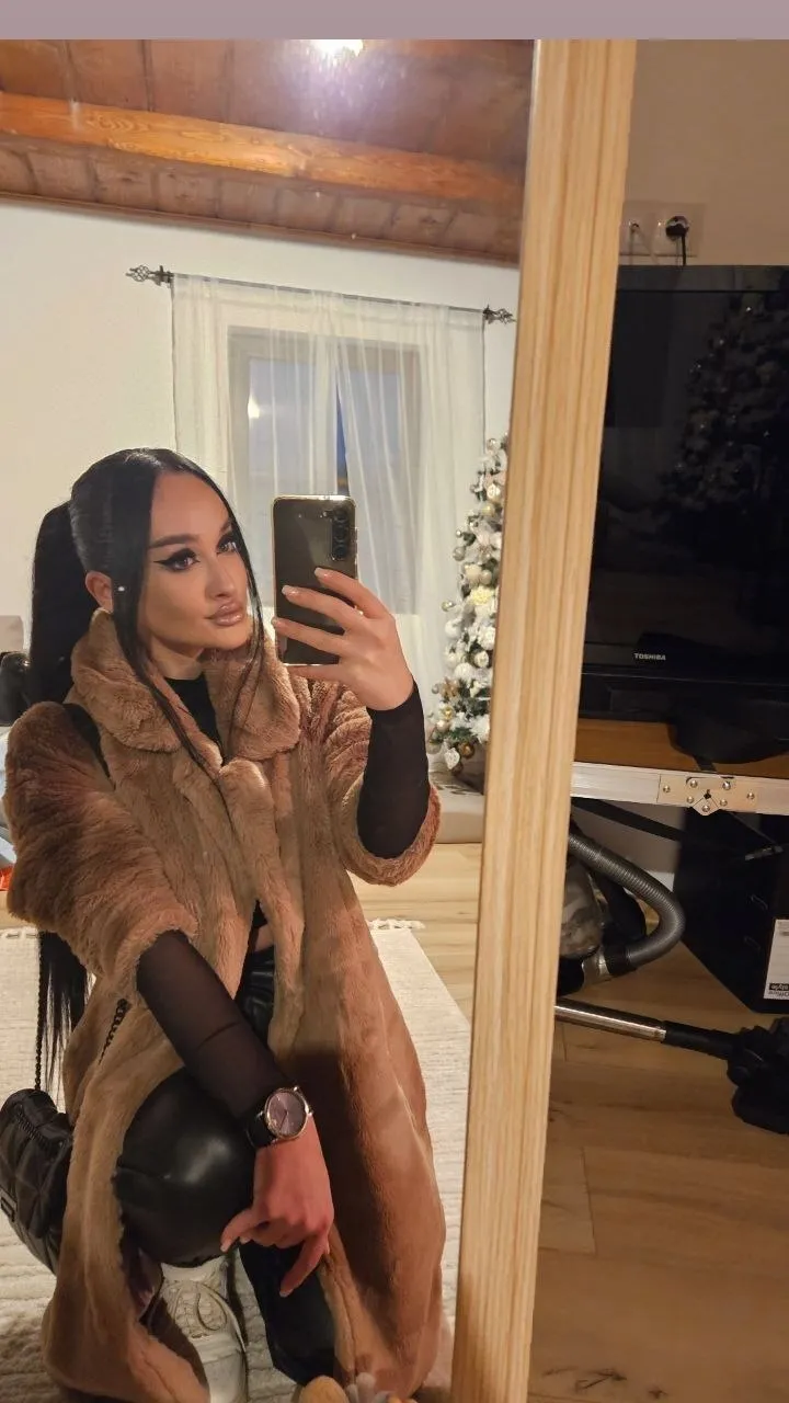 Interprète Amoraluxee Photo 4