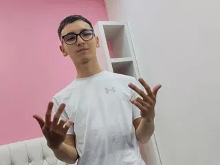 xstrongerboyx profilbild på webbkameramodell