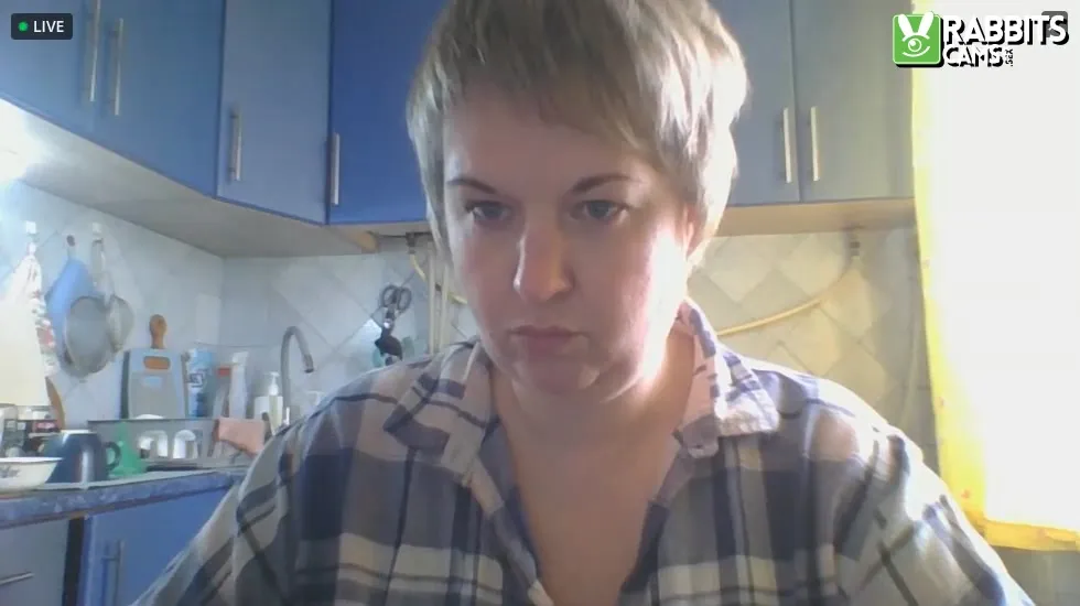 Interprete Juli_Bond Video 1