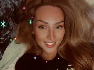 Imagen de perfil de modelo de cámara web de SassyTaylorX