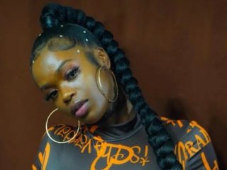 Imagen de perfil de modelo de cámara web de DamnGinaa