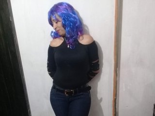 Ari_hot21