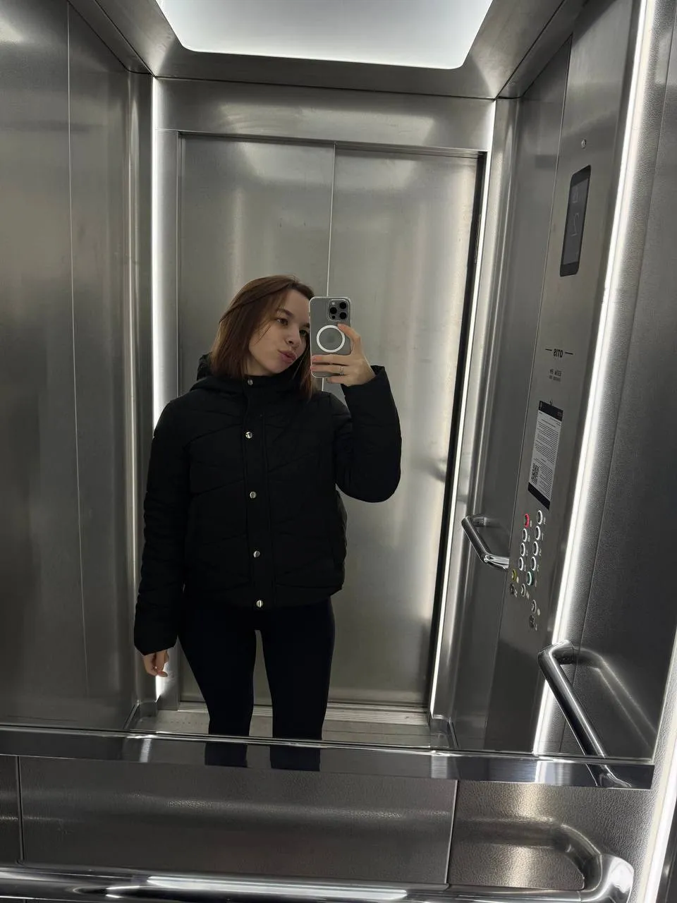 Performer VelvetFOX Photo 4