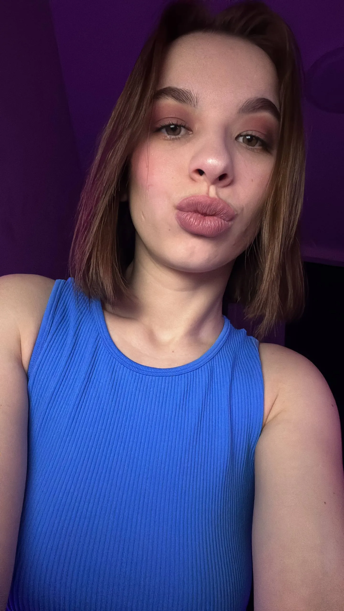 Performer VelvetFOX Photo 10