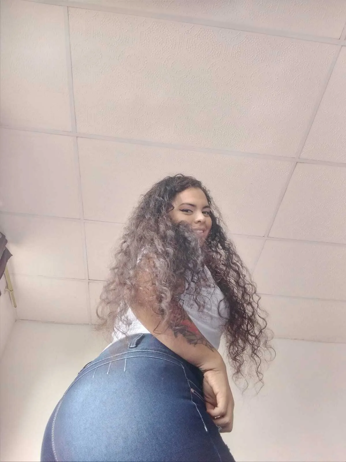Interprète curvyhotxxx Photo 4