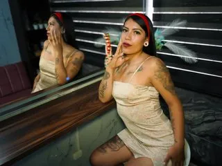 Imagen de perfil de modelo de cámara web de KymCorzo