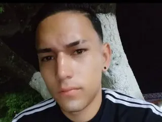 Imagen de perfil de modelo de cámara web de AdrianVoss_OS