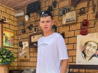 Marcuslux cam model profile picture